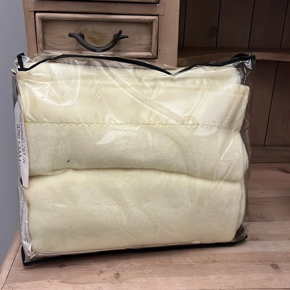 Vintage Northstar Chatham Twin Blanket New Satin Trim Yellow Loom Woven Acrylic